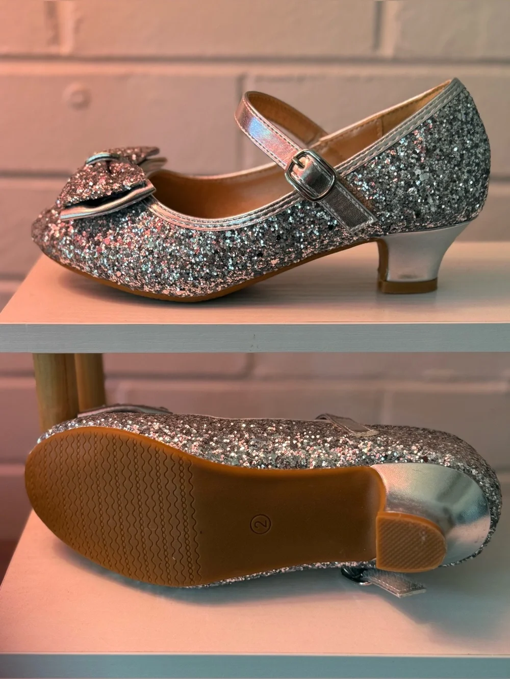 NWOT Girls Silver Glitter Bow Princess Heels Dress Shoes Size 2